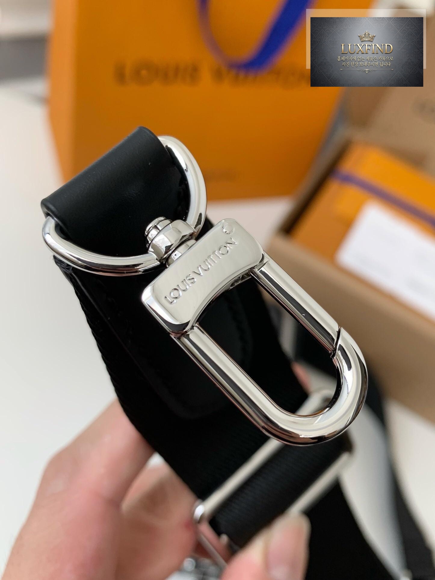 Louis Vuitton Alpha Wearable Wallet