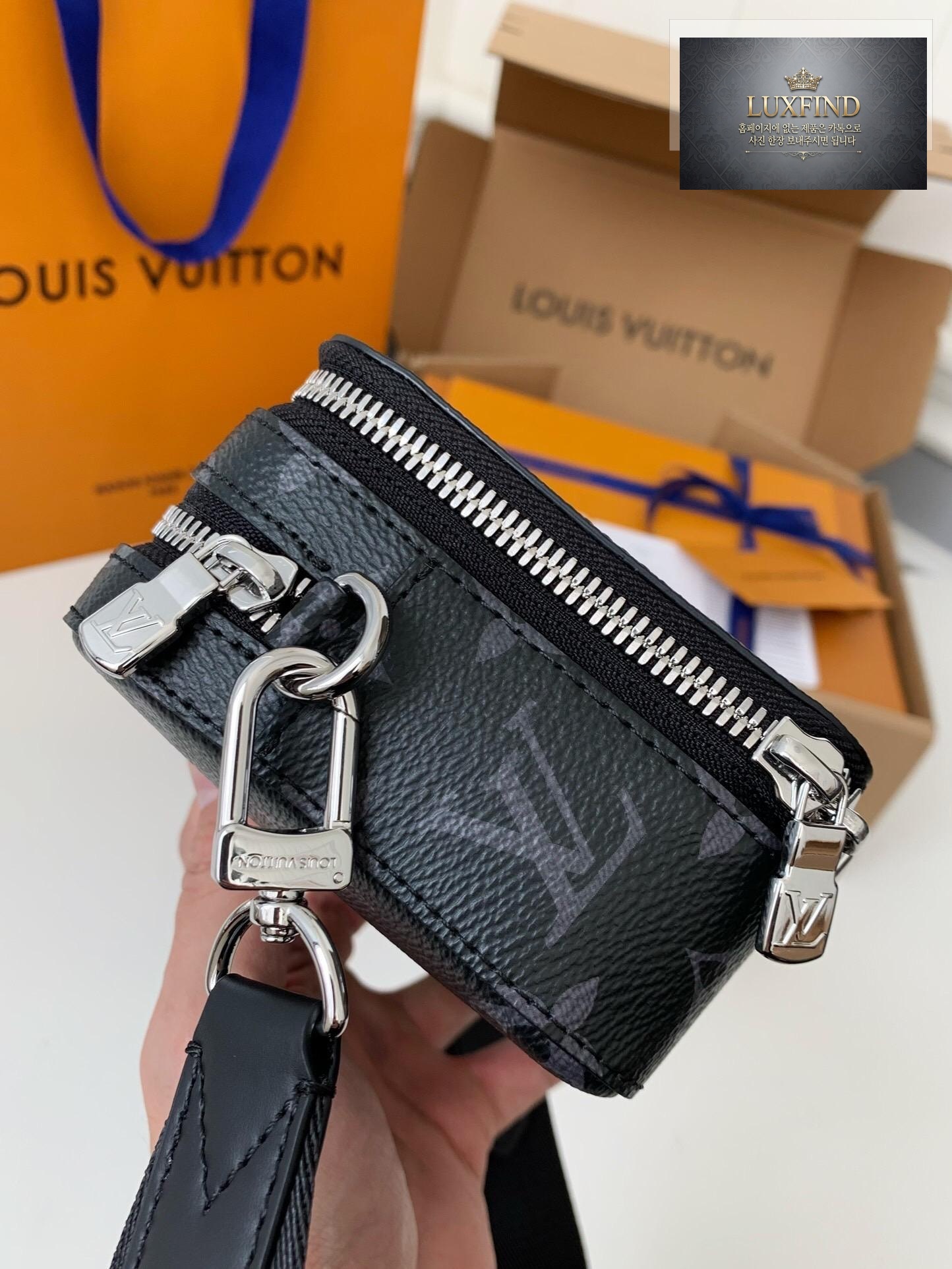 Louis Vuitton Alpha Wearable Wallet