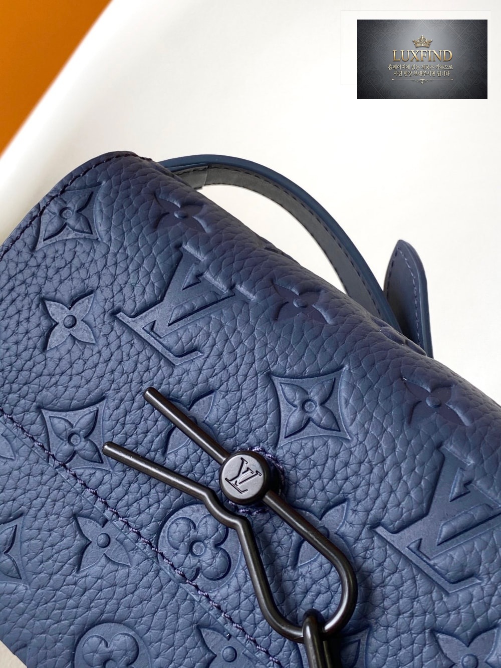 Louis Vuitton Steamer Wearable Wallet Taurillon Monogram