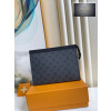 Louis Vuitton Pochette Voyage MM