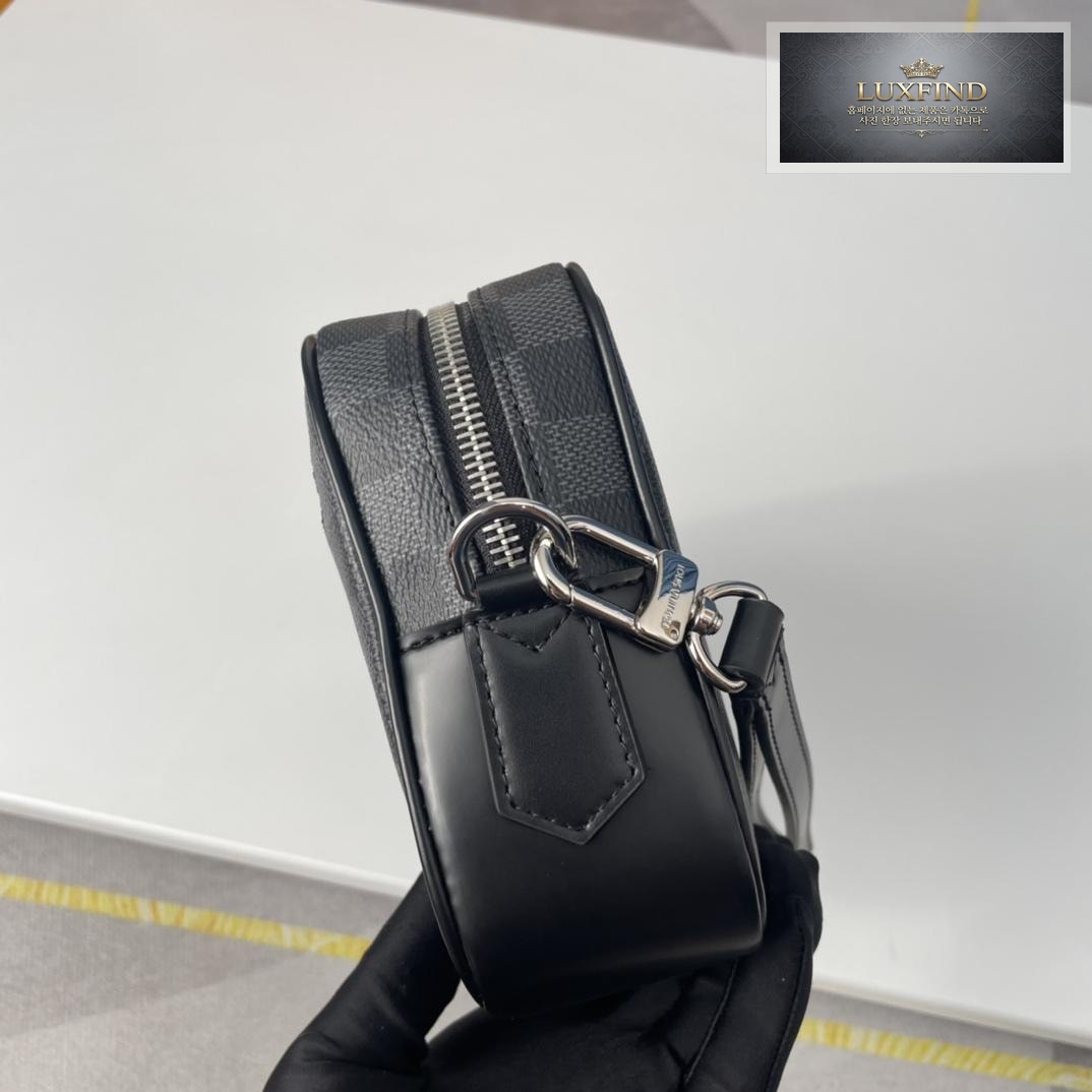 Louis Vuitton Pochette Kasai