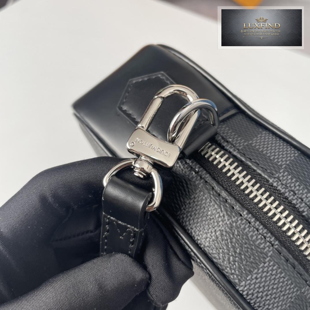 Louis Vuitton Pochette Kasai