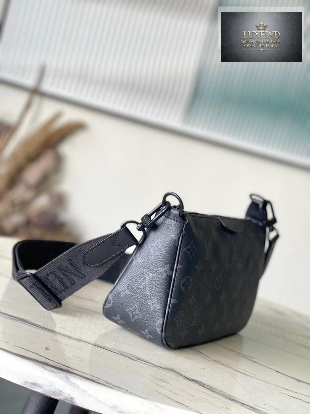Louis Vuitton Pochette Accessoire XL