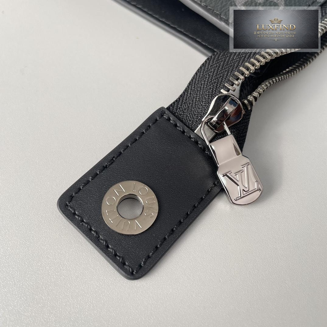 Louis Vuitton Pochette 24H