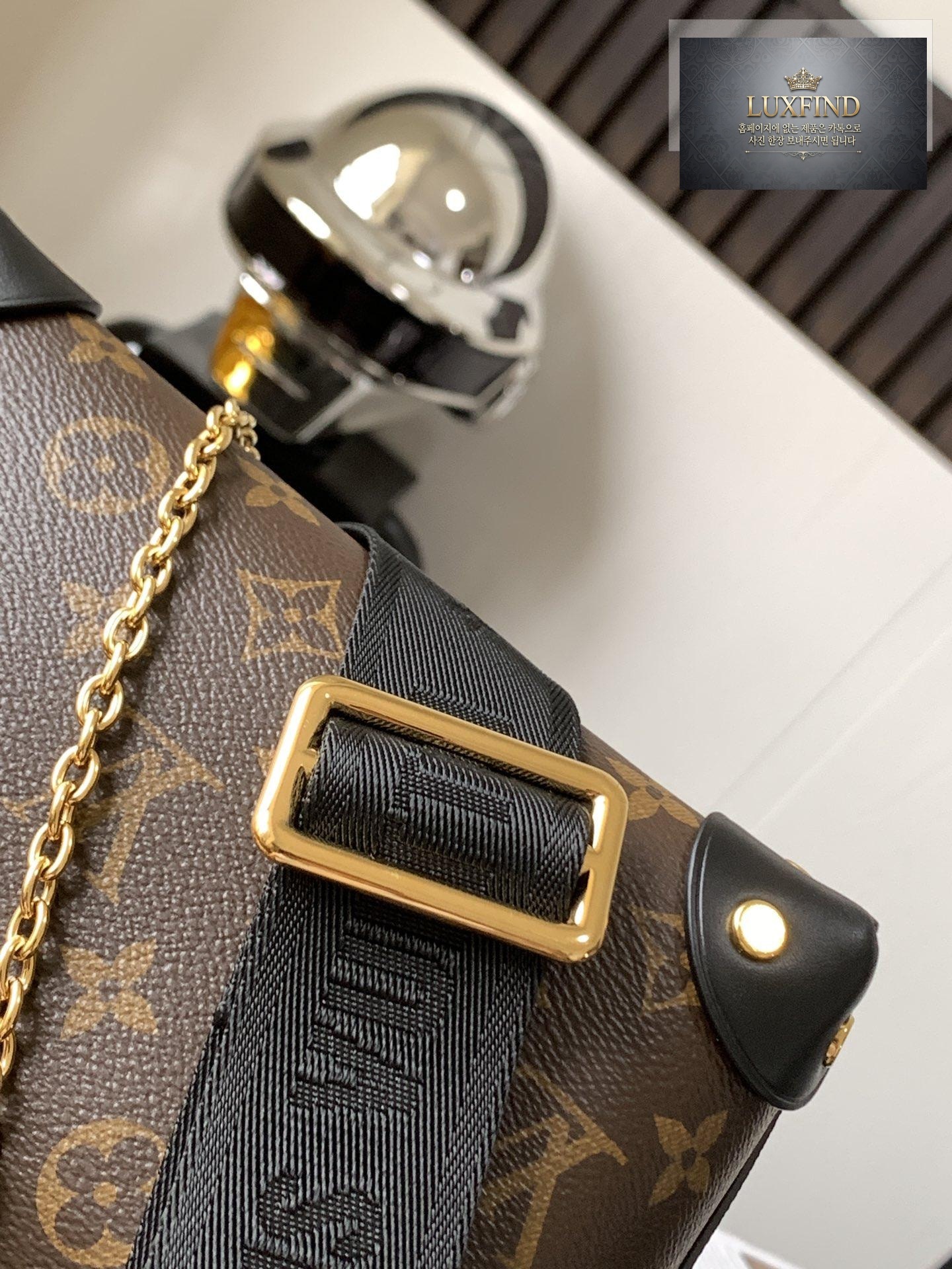 Louis Vuitton Petite Mal Souple Monogram