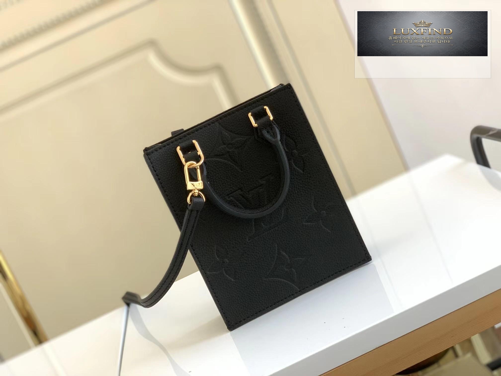 Louis Vuitton Petit Sac Plat