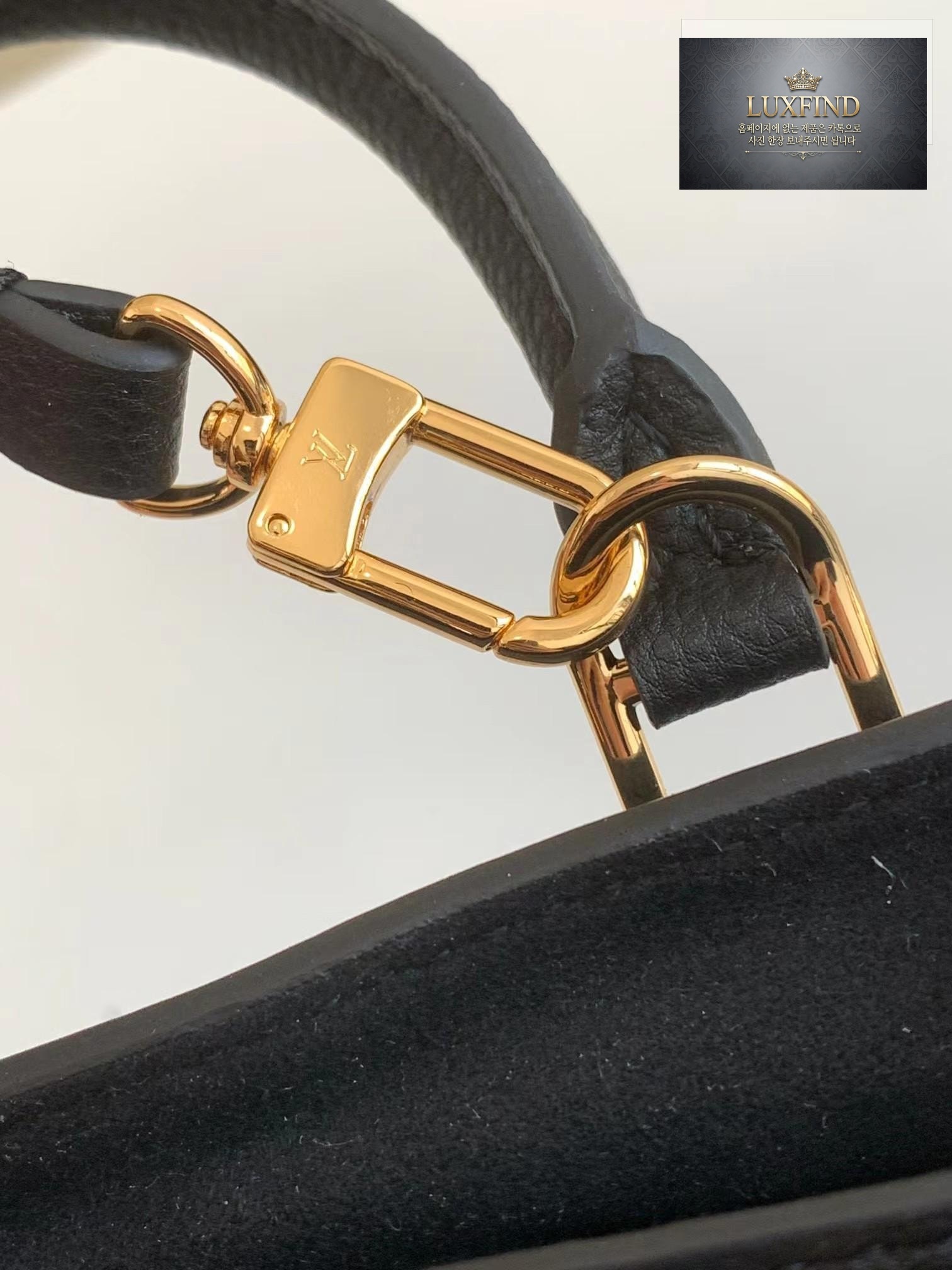 Louis Vuitton Petit Sac Plat