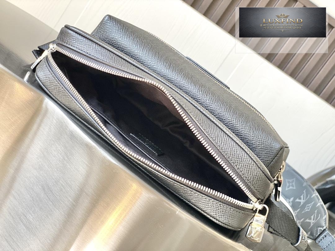Louis Vuitton Outdoor Messenger