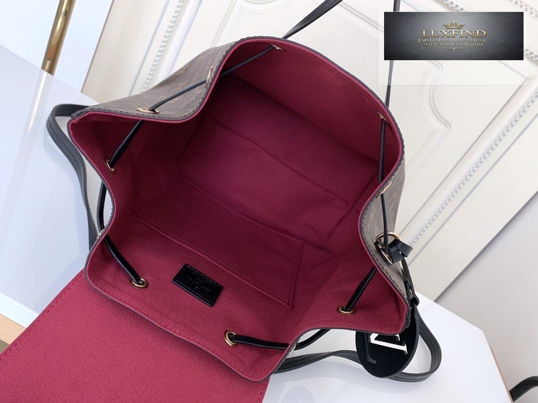 Louis Vuitton Montsouris PM