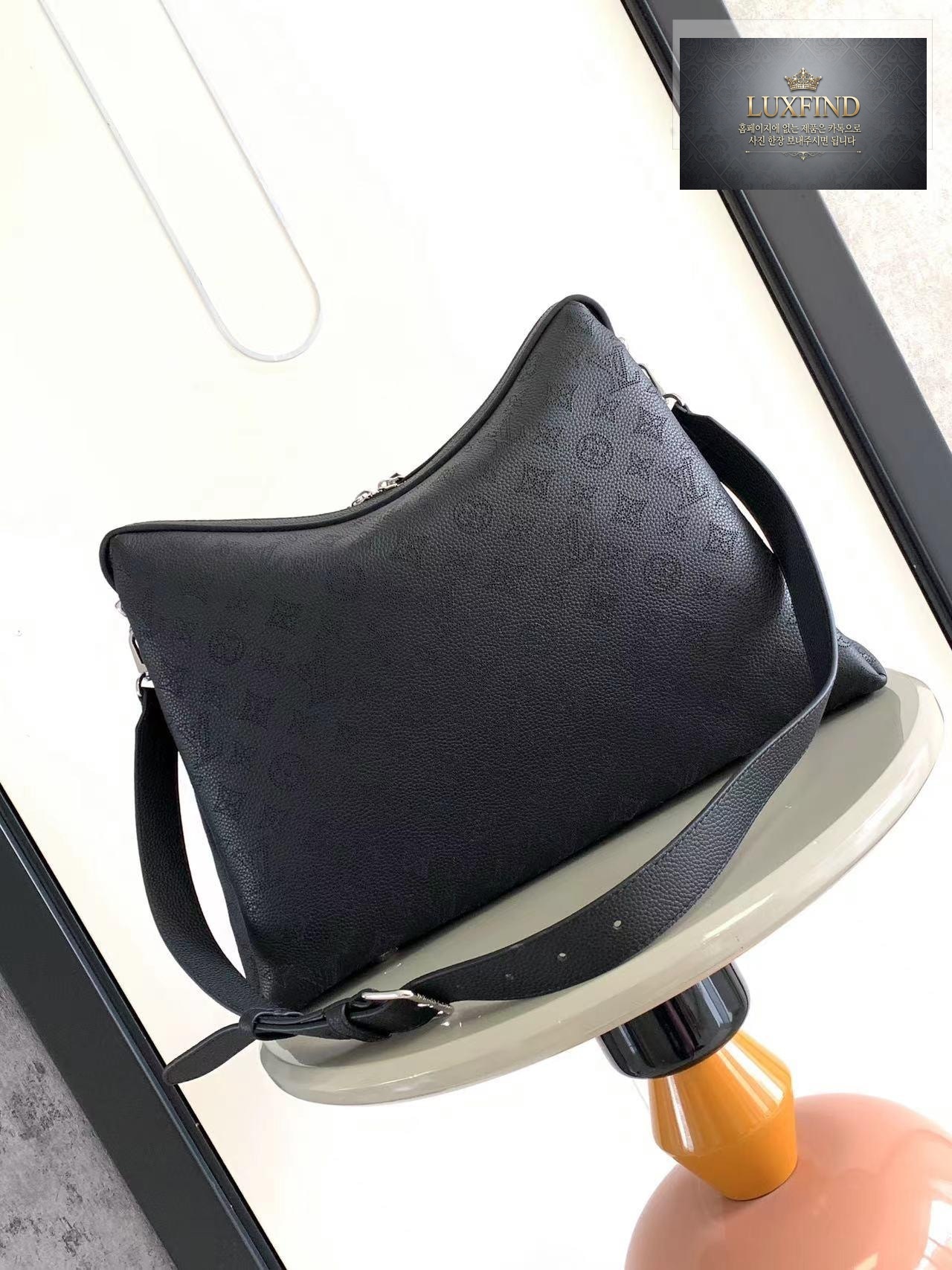 Louis Vuitton Mahina MM Hand It All