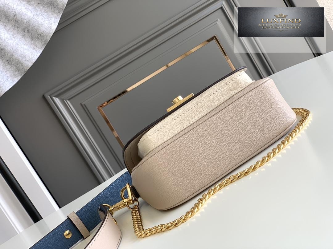 Louis Vuitton Lock Me Tender