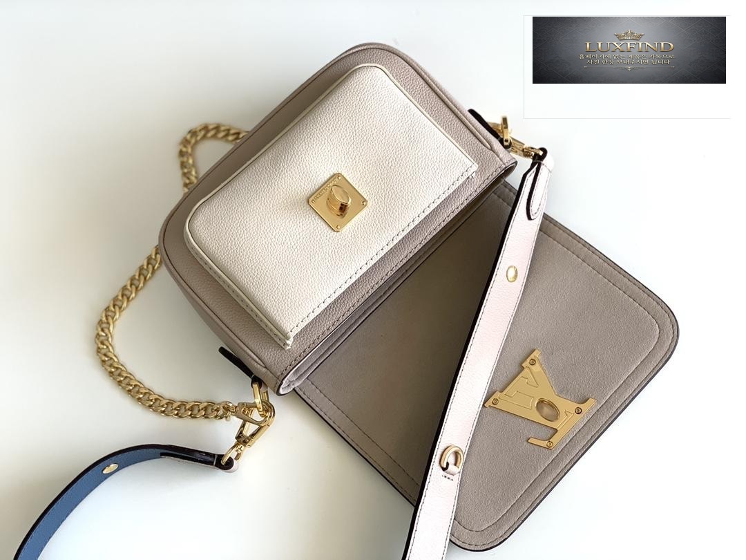 Louis Vuitton Lock Me Tender