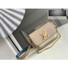 Louis Vuitton Lock Me Tender
