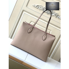 Louis Vuitton Lock Me Shopper