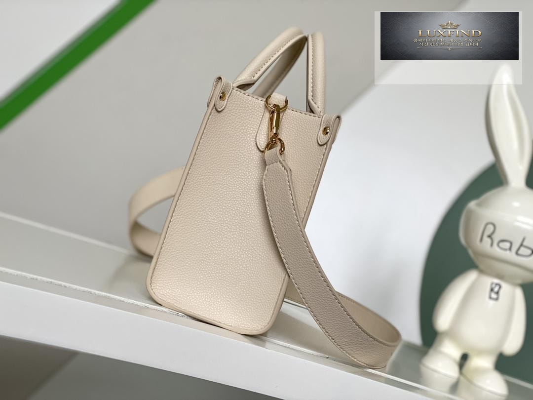 Louis Vuitton Lock & Go