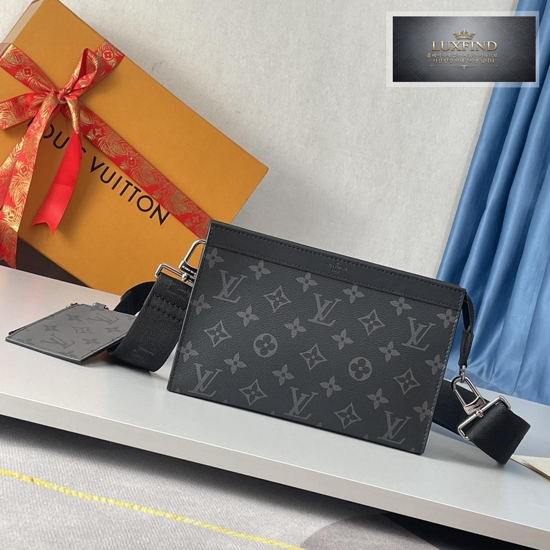 Louis Vuitton Gaston Wearable Wallet