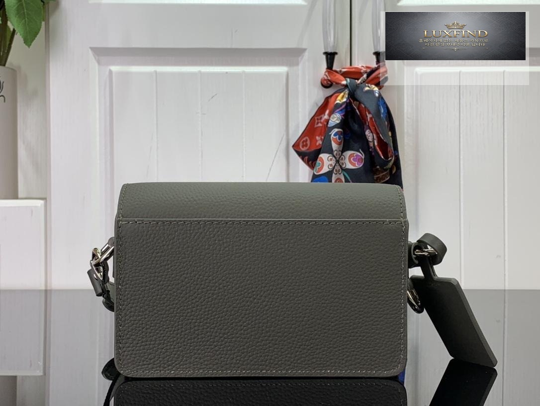 Louis Vuitton Fastline Wearable Wallet