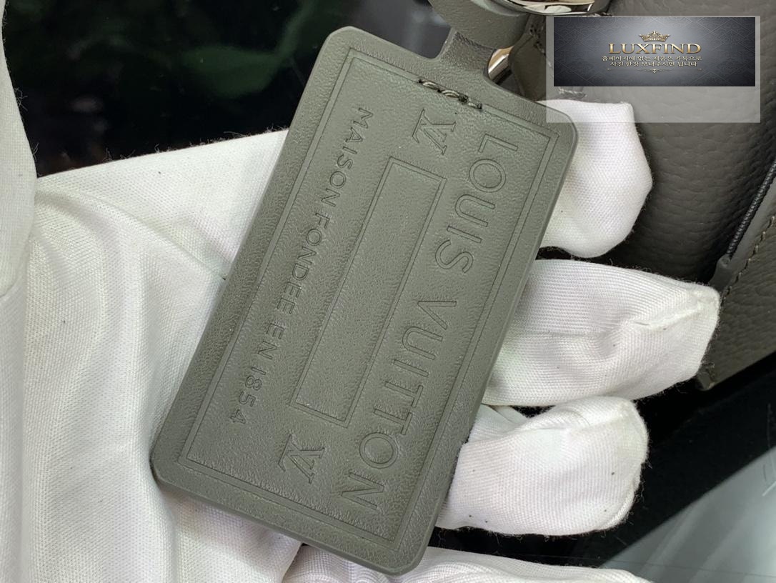 Louis Vuitton Fastline Wearable Wallet