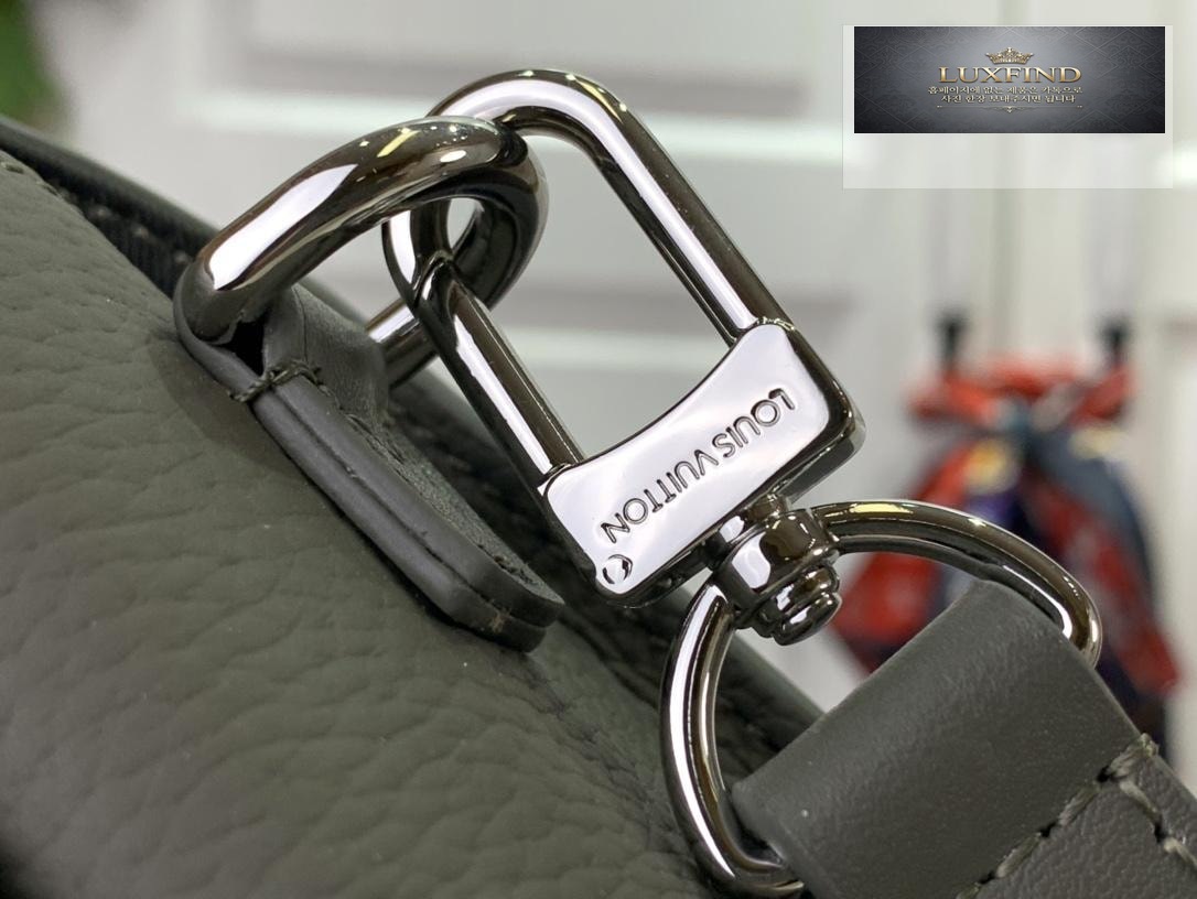 Louis Vuitton Fastline Wearable Wallet