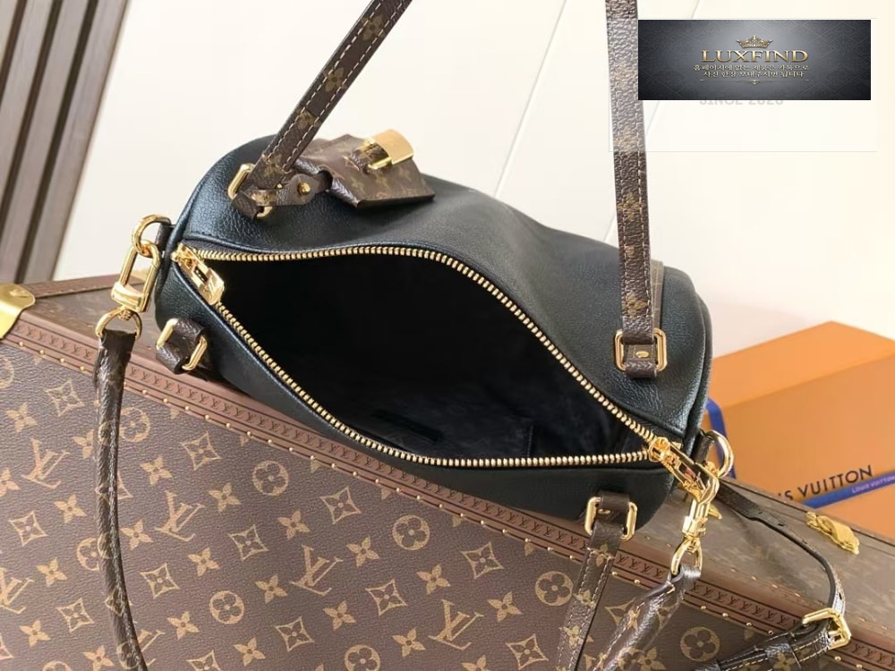 Louis Vuitton Express PM