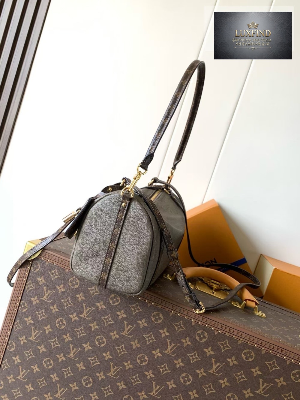 Louis Vuitton Express PM