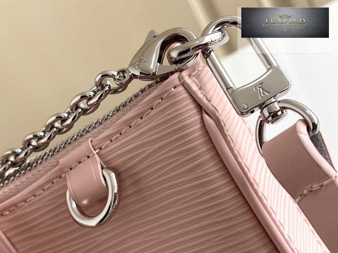 Louis Vuitton Easy Pouch on Strap Epi
