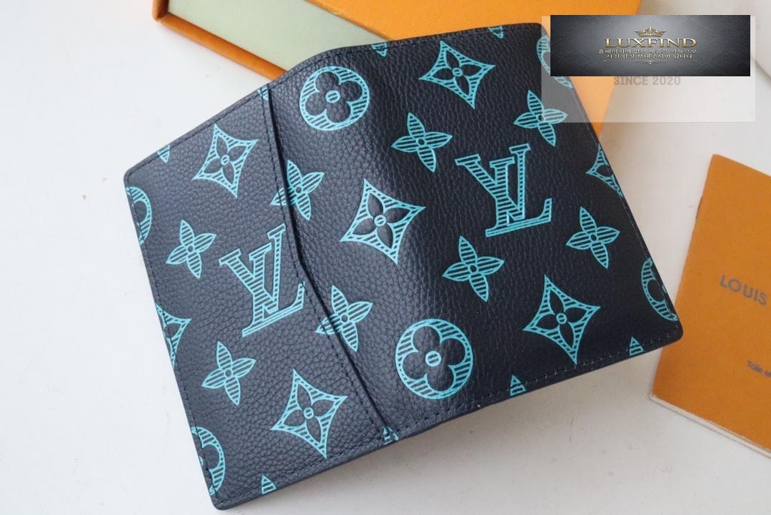 Louis Vuitton M82322