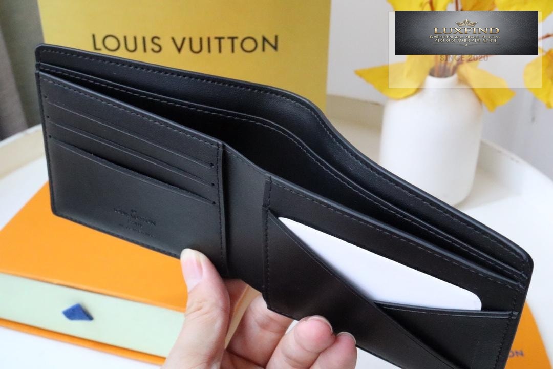 Louis Vuitton M82297