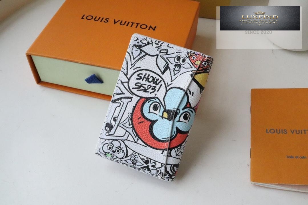 Louis Vuitton M82011