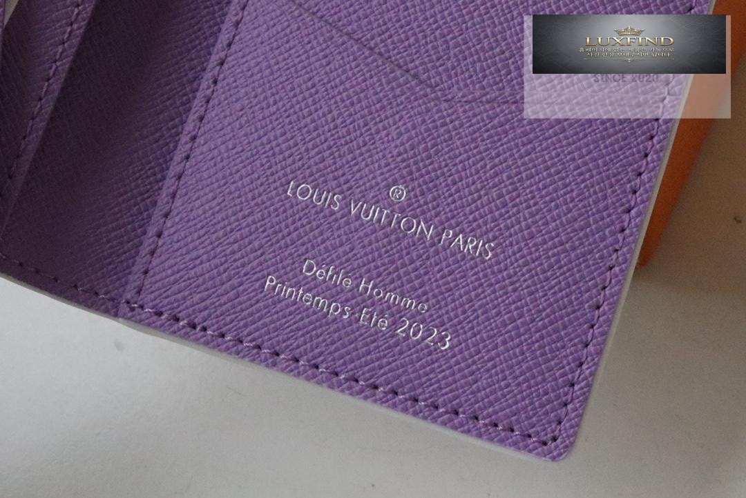Louis Vuitton M82011