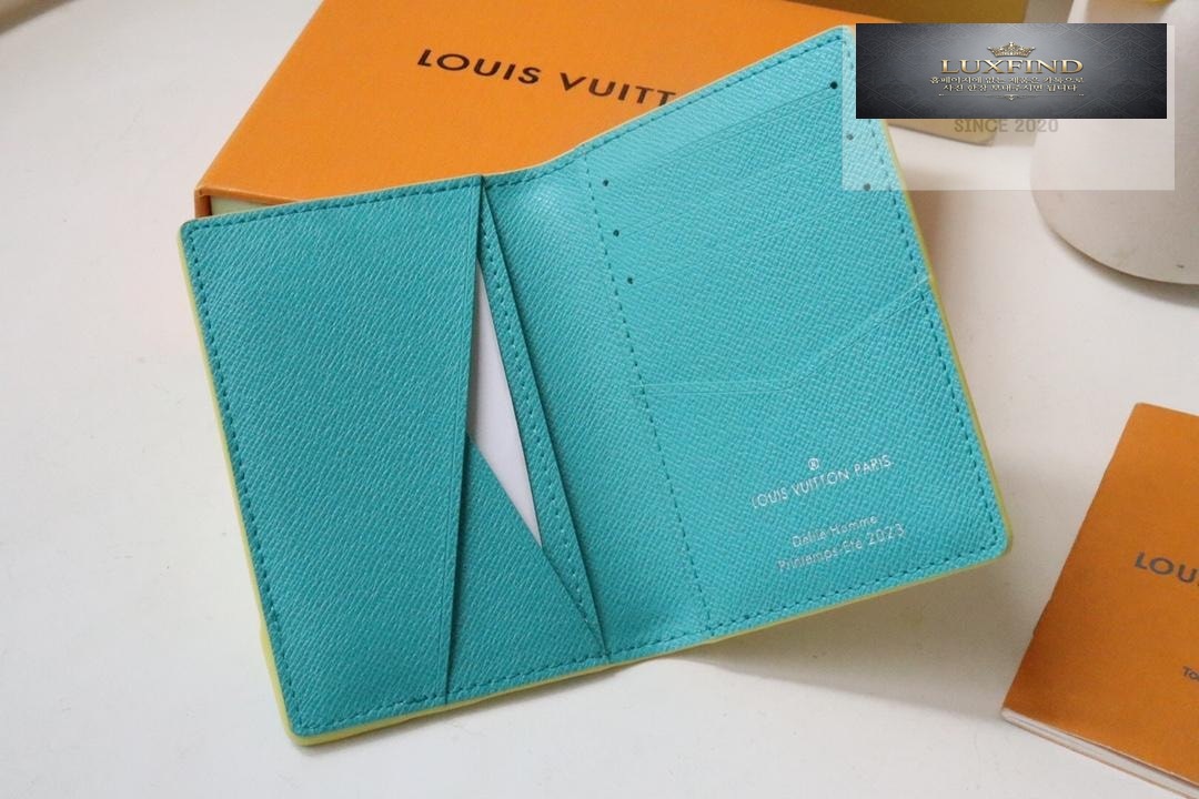 Louis Vuitton M82005