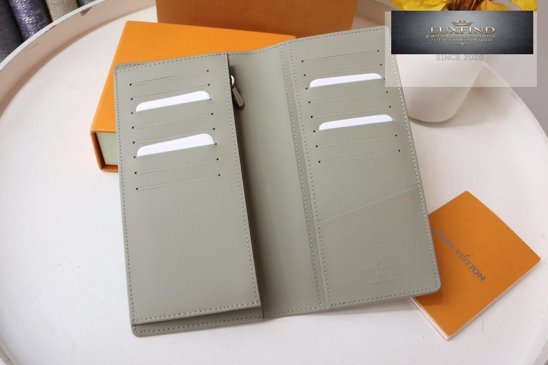 Louis Vuitton M81810