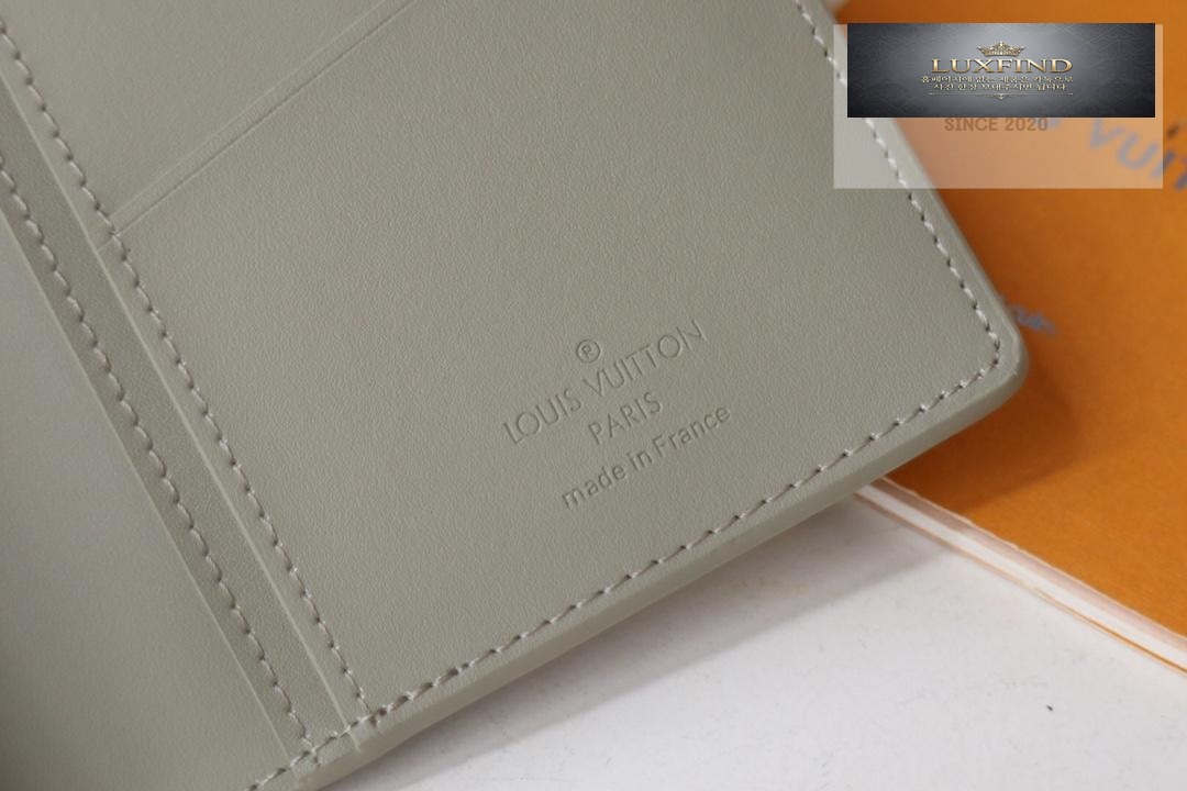 Louis Vuitton M81810