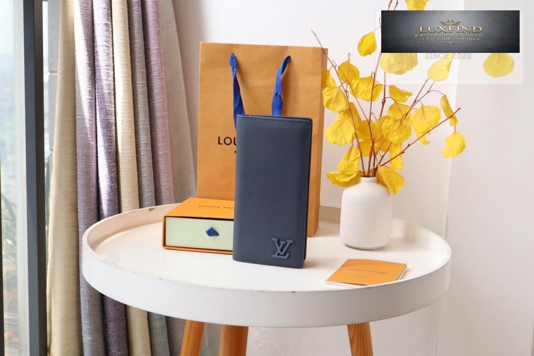 Louis Vuitton M81810