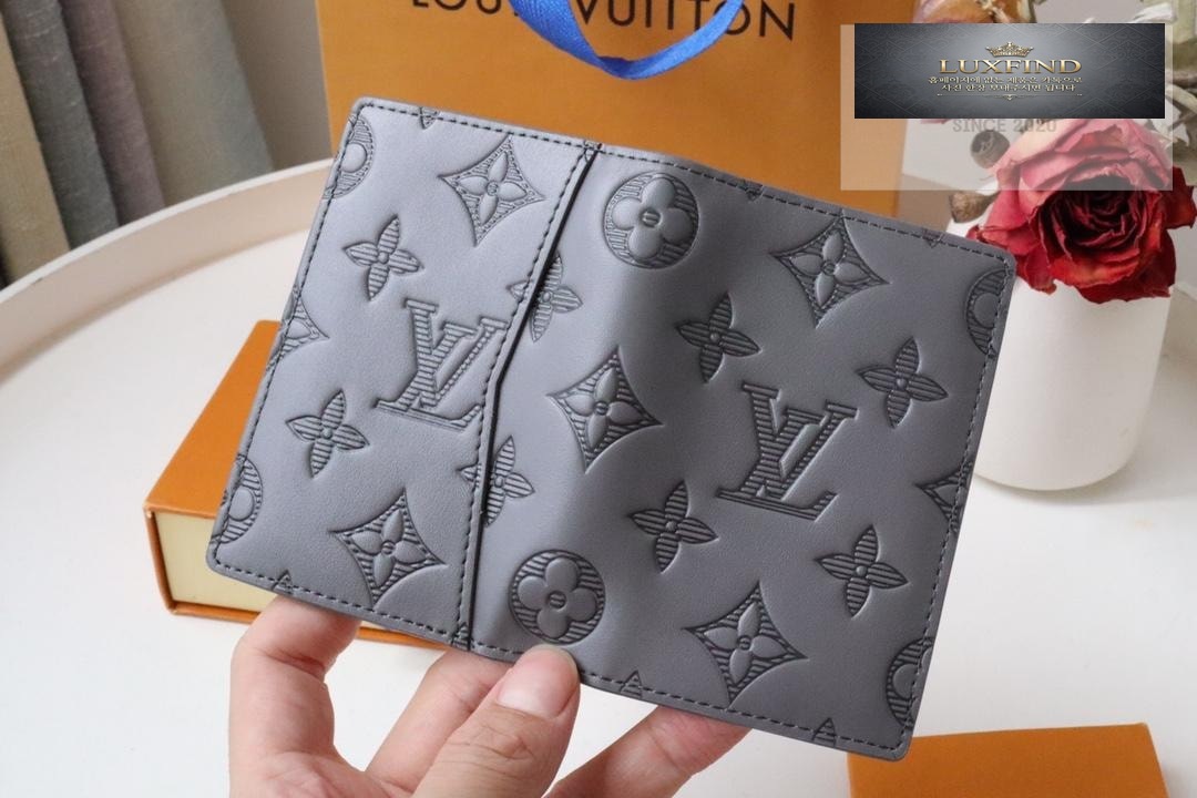 Louis Vuitton M81383