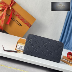 Louis Vuitton M62121