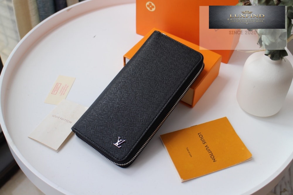 Louis Vuitton M30317