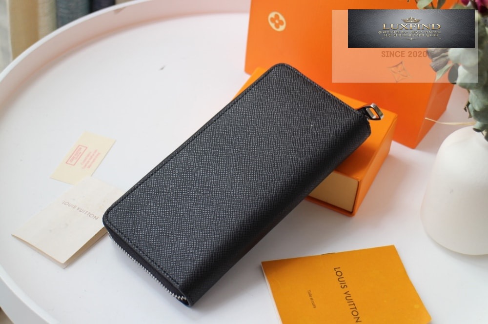Louis Vuitton M30317