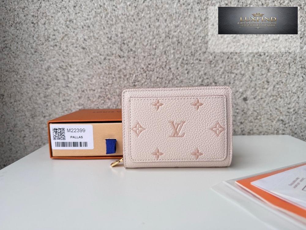 Louis Vuitton M22399