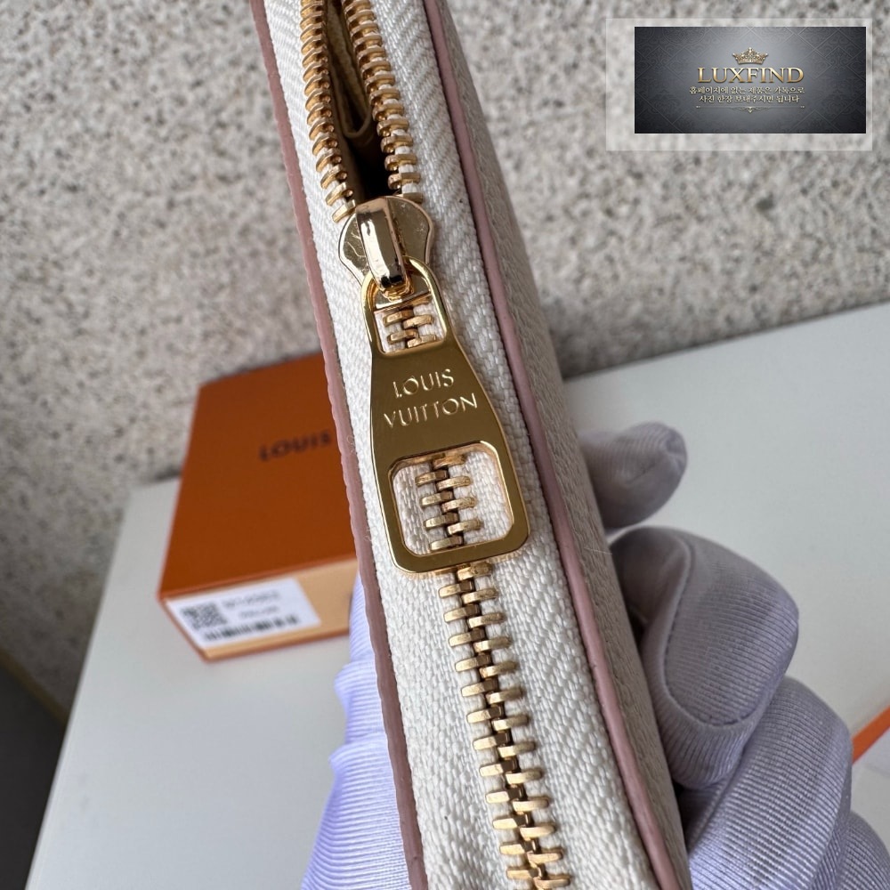 Louis Vuitton M14563