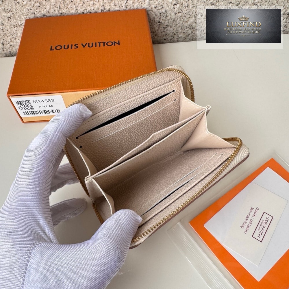 Louis Vuitton M14563