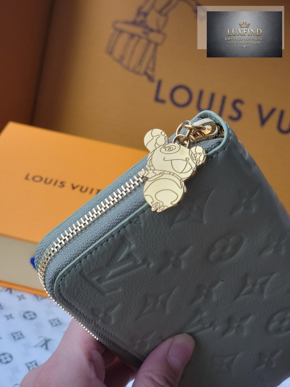 Louis Vuitton M13618