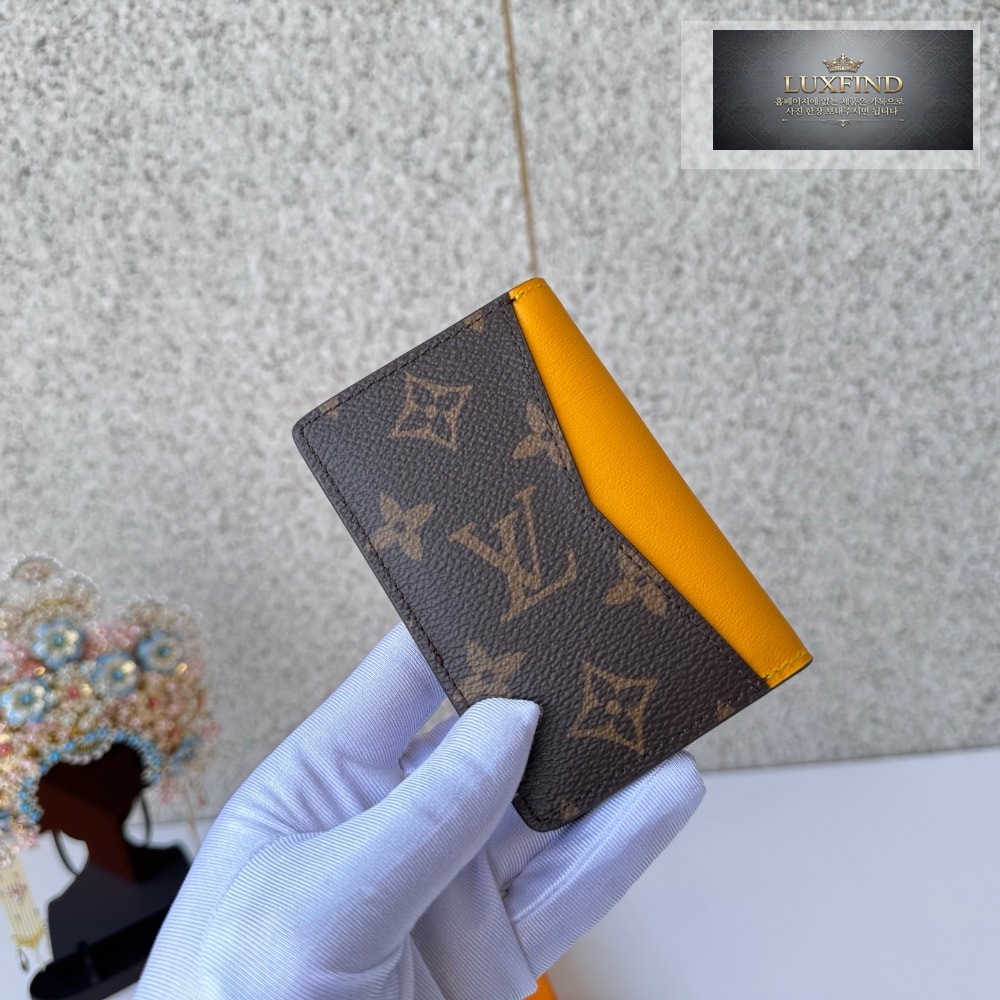 Louis Vuitton M12829