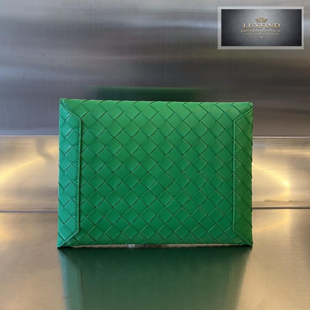 Bottega Veneta intrecio Flap Pouch