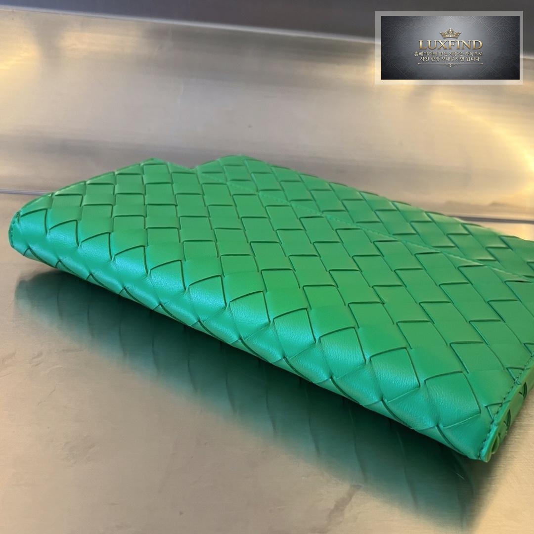 Bottega Veneta intrecio Flap Pouch