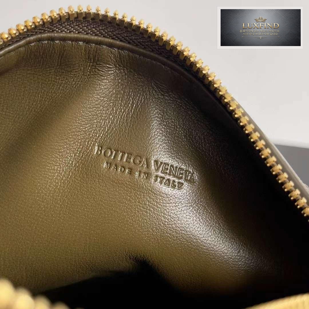 Bottega Veneta Wallis