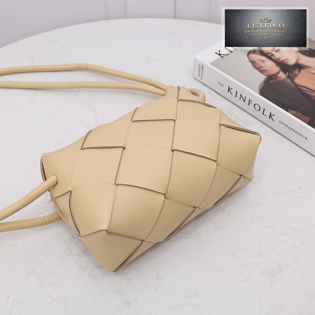 Bottega Veneta Small Cassette Camera Bag