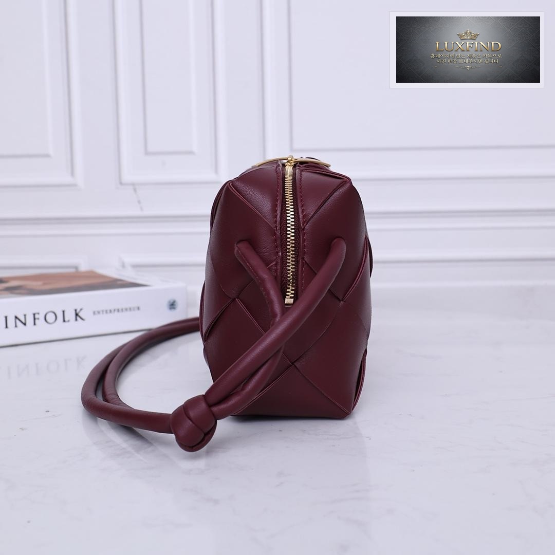 Bottega Veneta Small Cassette Camera Bag