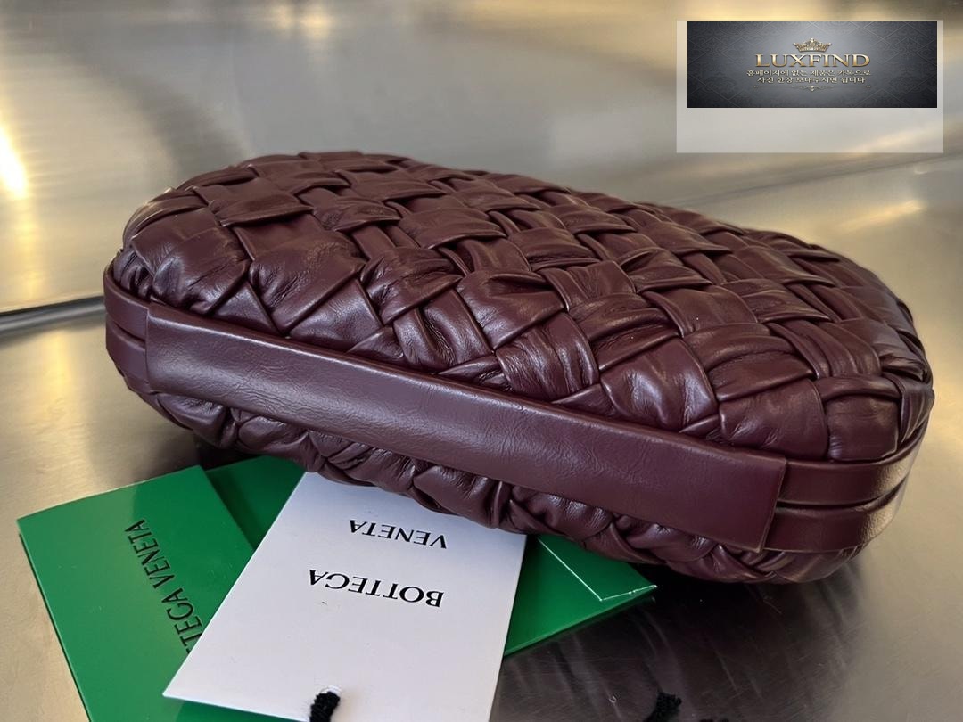 Bottega Veneta Knot Intrecio Leather Clutch