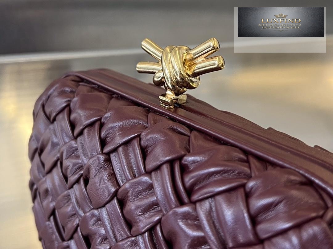 Bottega Veneta Knot Intrecio Leather Clutch